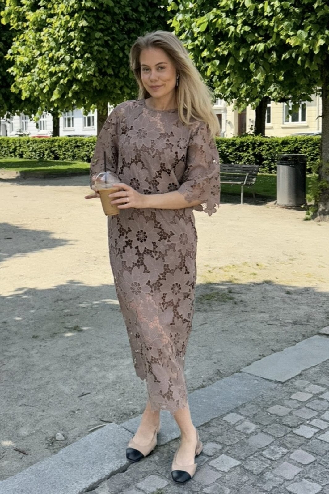 Forudbestilling - BYIC x Molly&My - Klaraic Lace Long Dress - mocca Mocca Kjoler