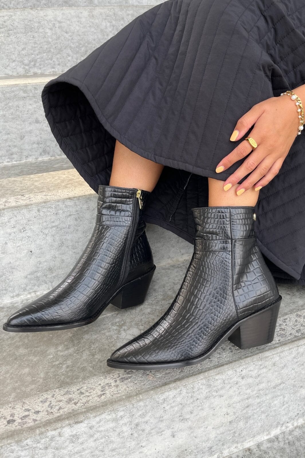 Forudbestilling - Copenhagen Shoes - Divided Low - 0001 Black Støvler