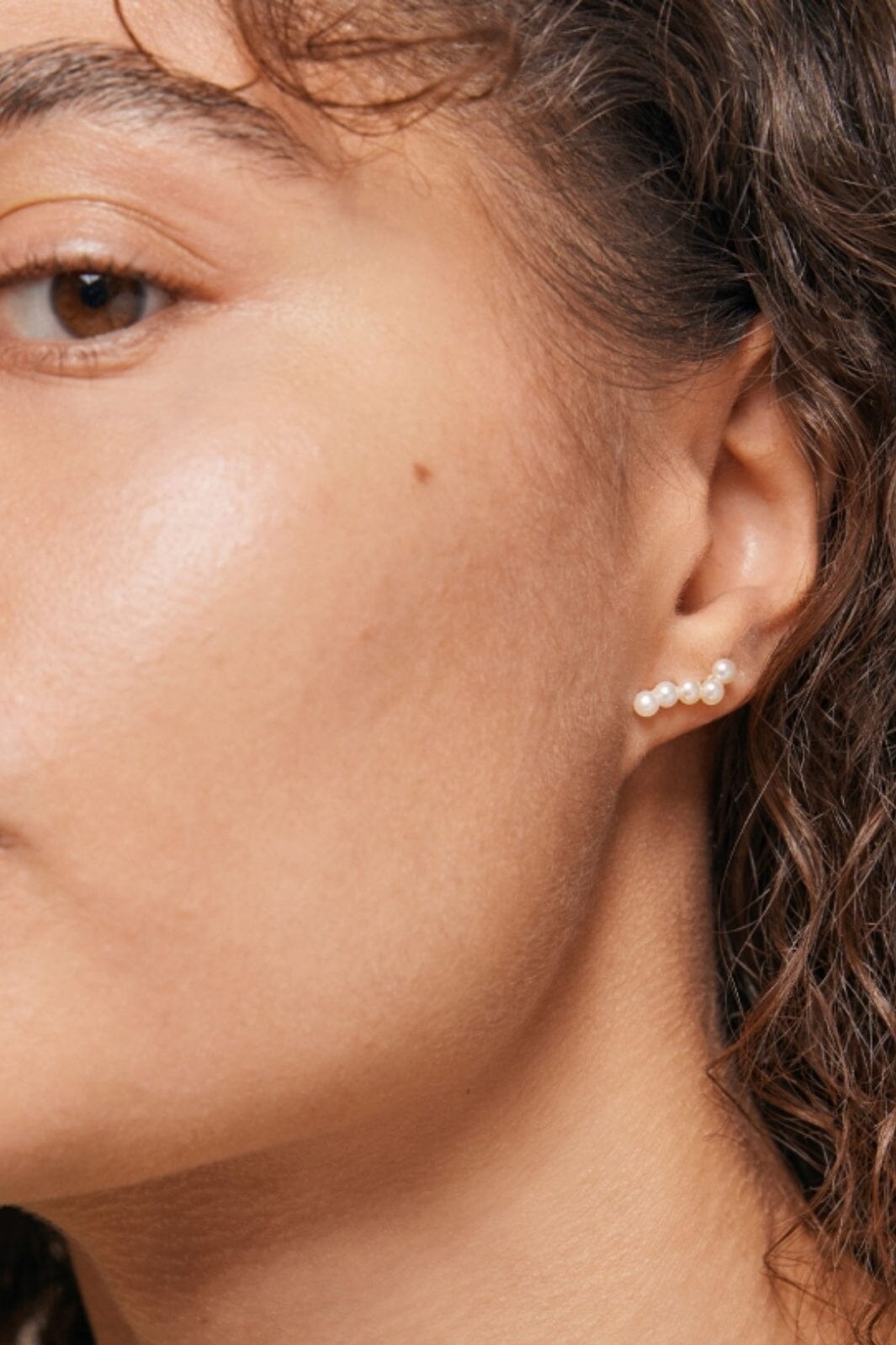 Forudbestilling - Enamel Copenhagen - Studs, Evie - Pearls Øreringe