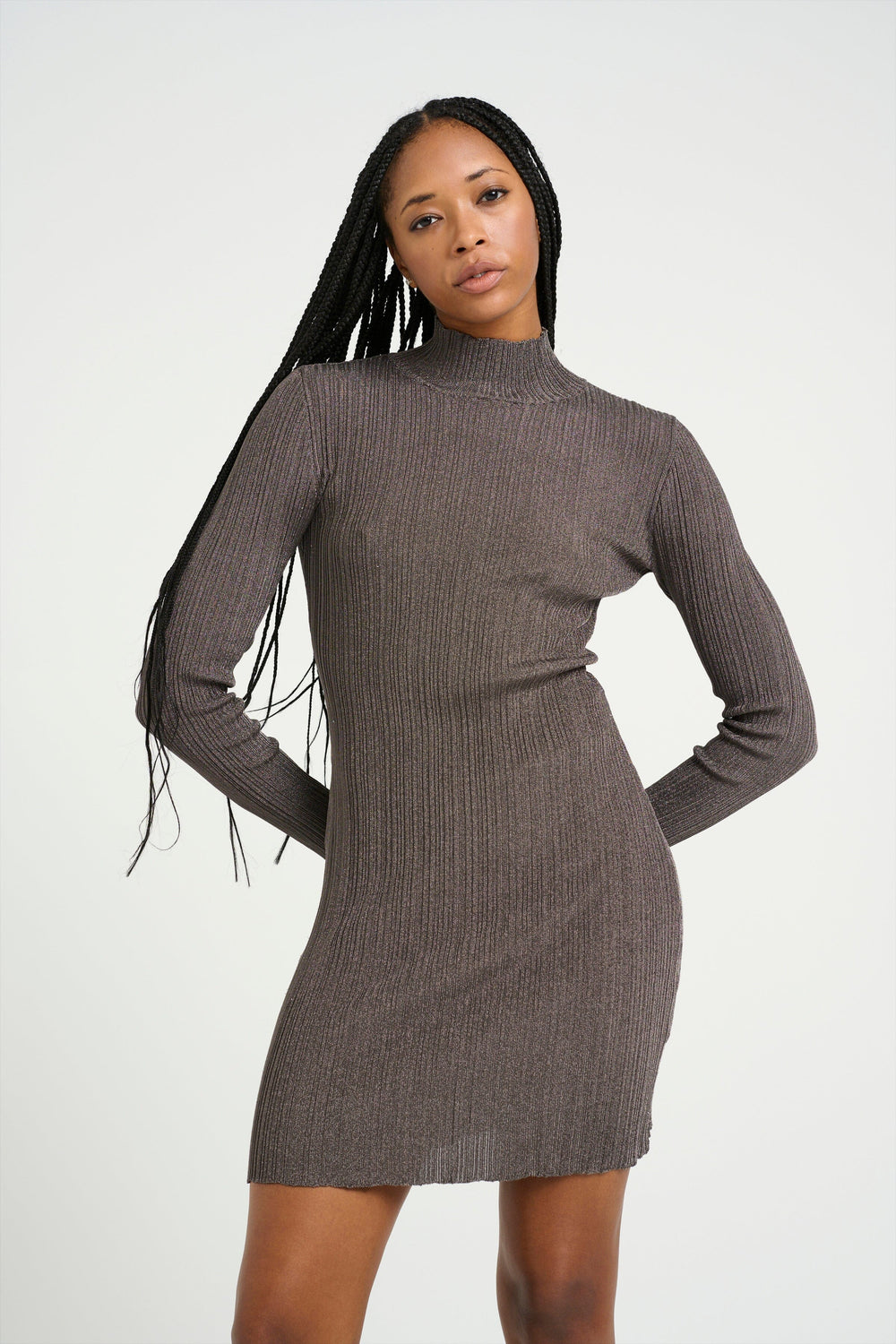 Forudbestilling - Gestuz - Silvigz Ls Short Dress 10909595 - 106076 Warm Grey Metallic Kjoler
