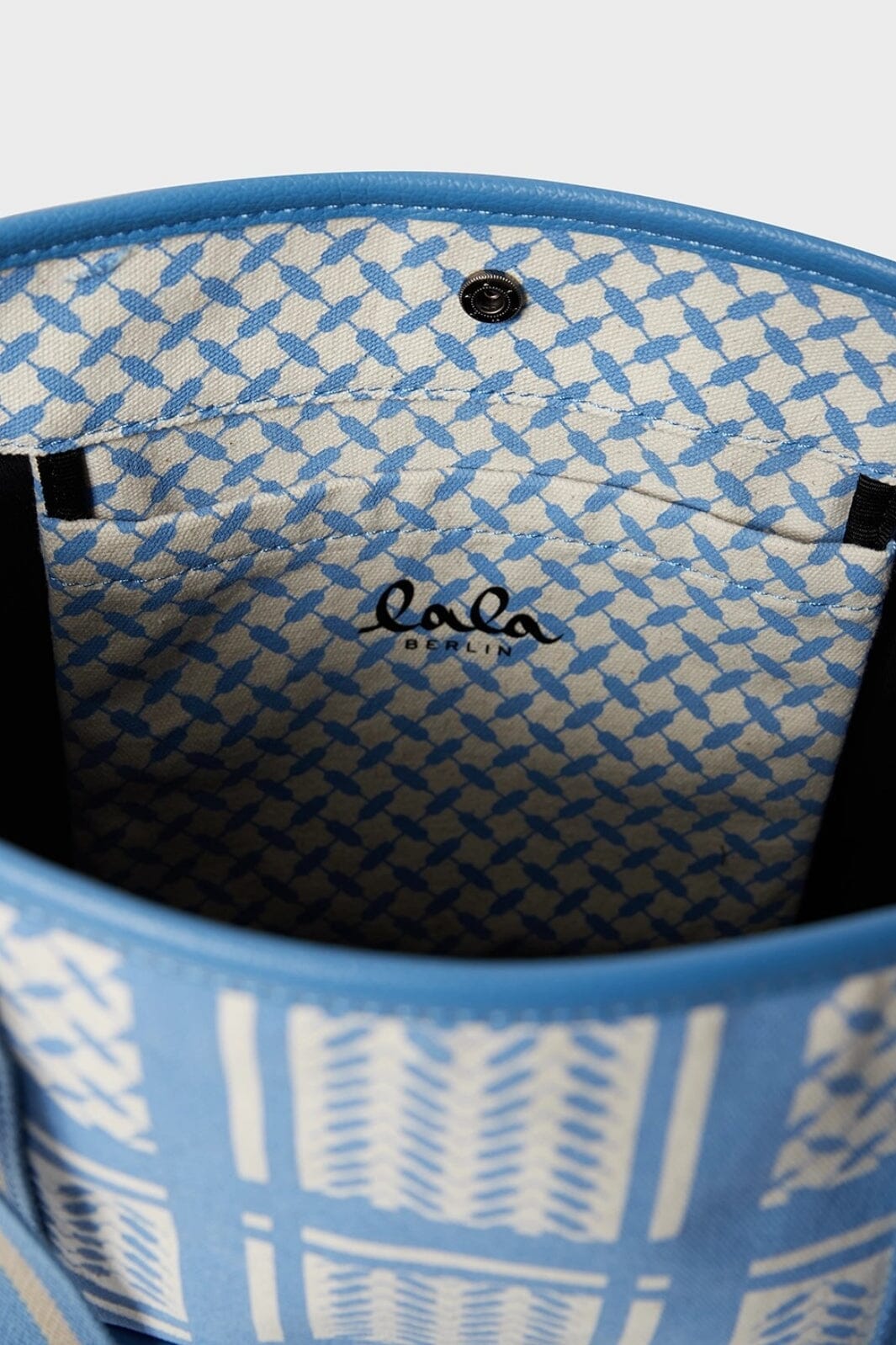 Lala Berlin - Tote Carmela 2.0 10011742 - Heritage Stripe Blue