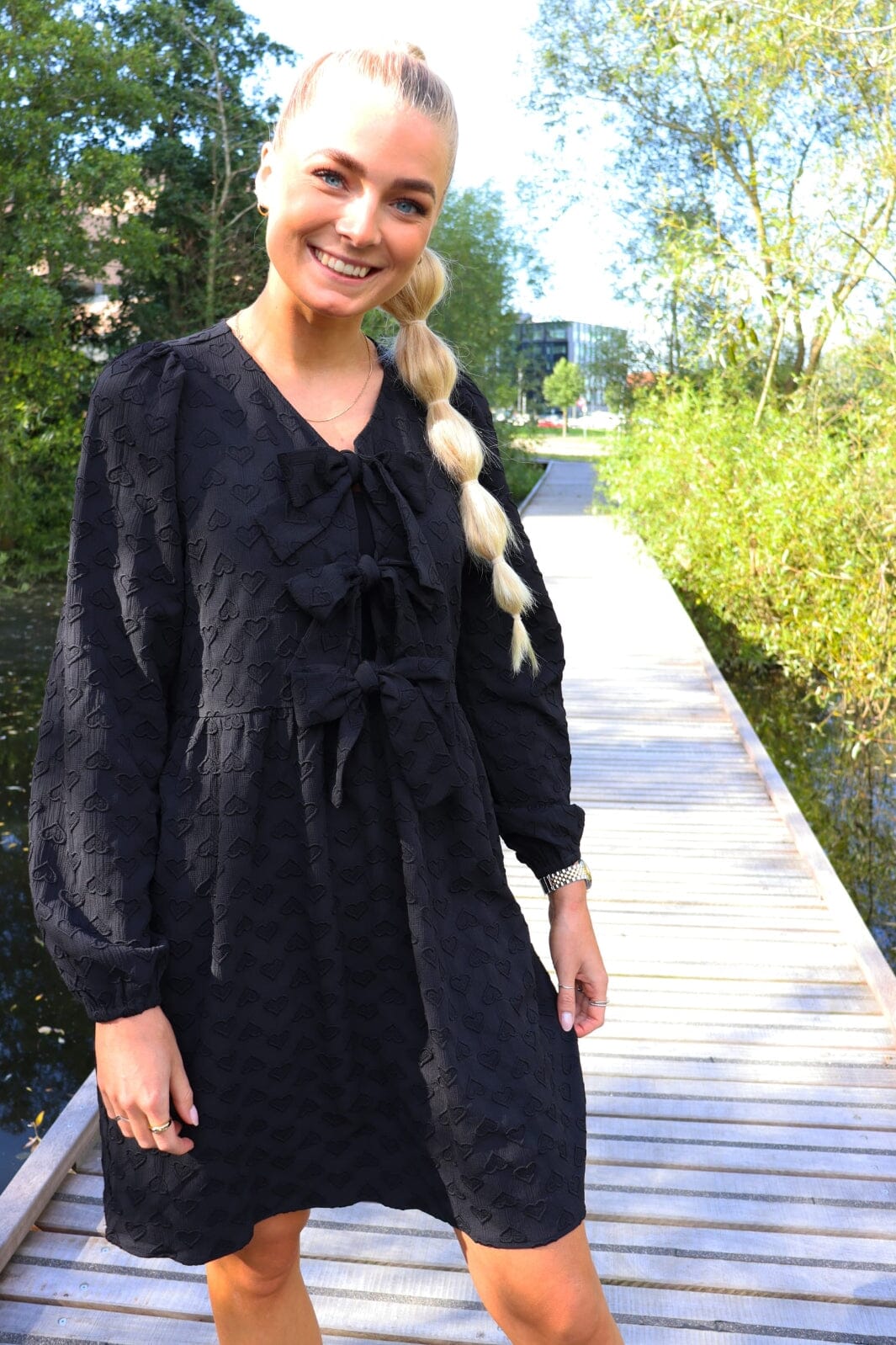 Forudbestilling - Liberte - Manni-Ls-Dress 22116 - Black Heart Kjoler