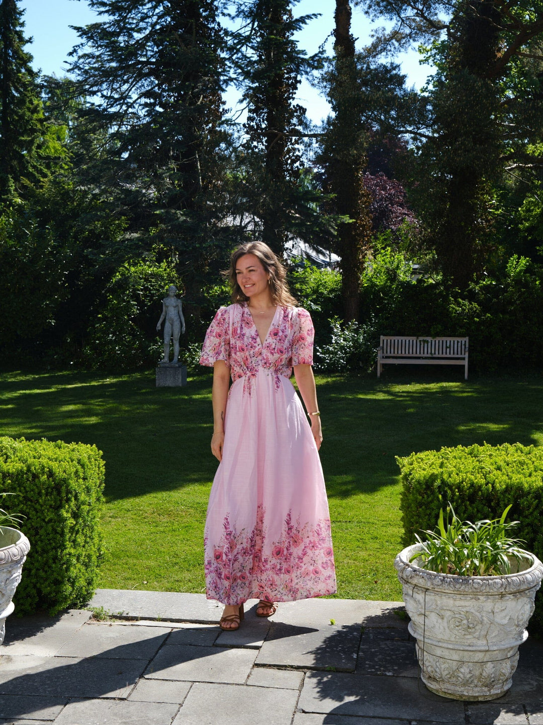 Forudbestilling - Neo Noir - Serna Flower Print Dress 166177 - 754 - Light Pink Kjoler