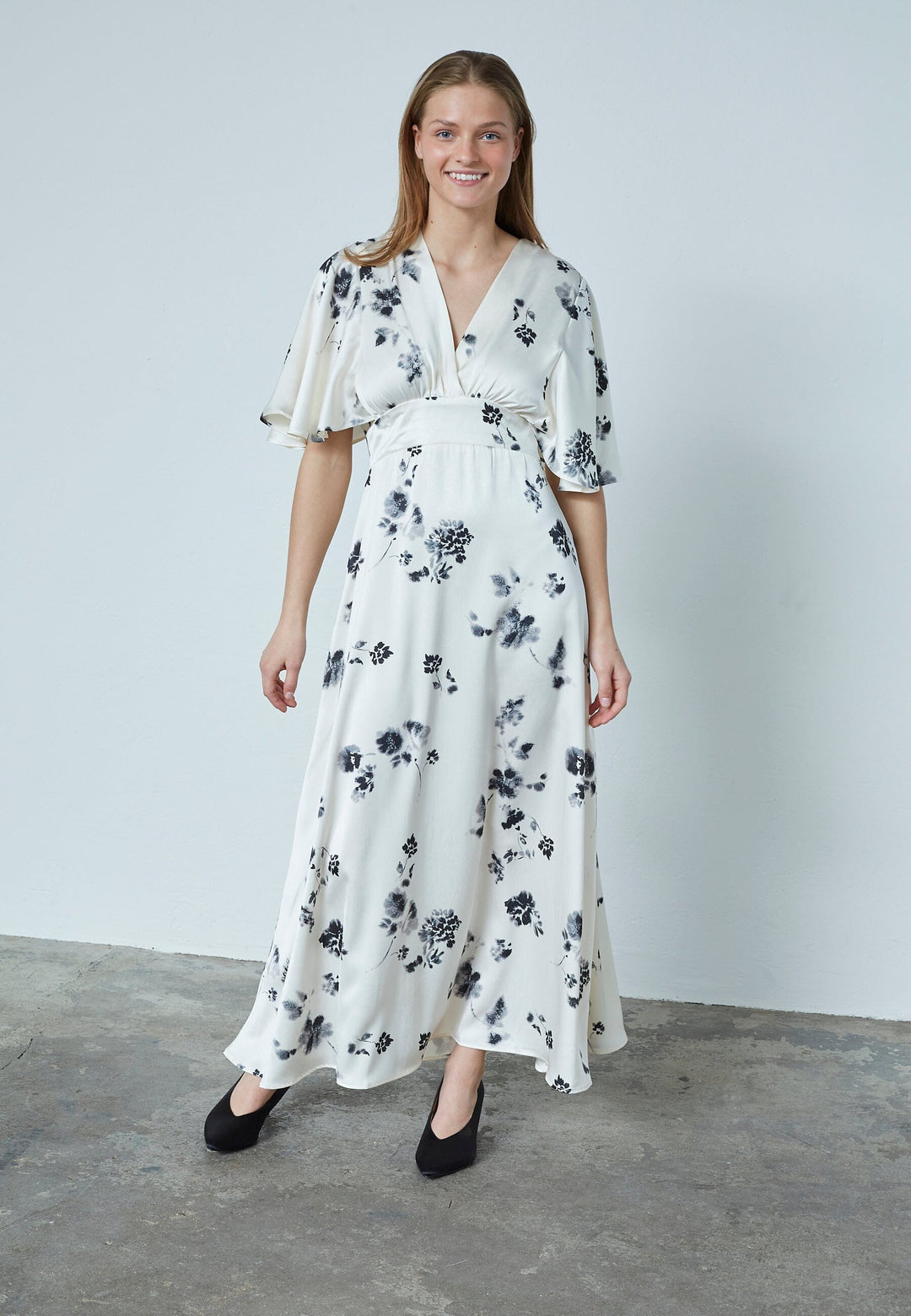 Forudbestilling - Sisters Point - Gisela-Dr11 18822 - 813 - Cream/Flower Kjoler