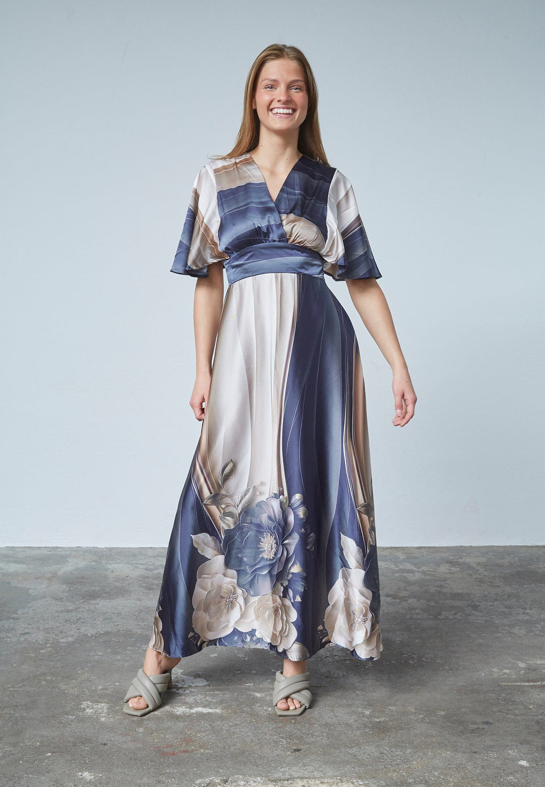 Forudbestilling - Sisters Point - Gisela-Dr18 19226 - 803 - Wave/Flower Kjoler