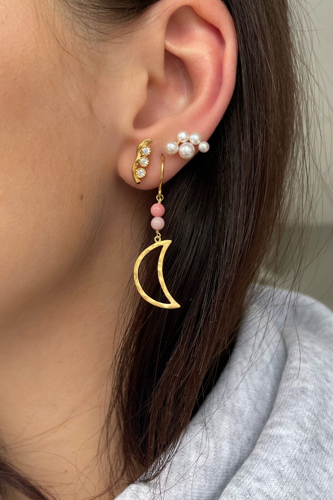 Forudbestilling - Stine A - Bella Moon Earring With Coral - 1342-02-S Øreringe