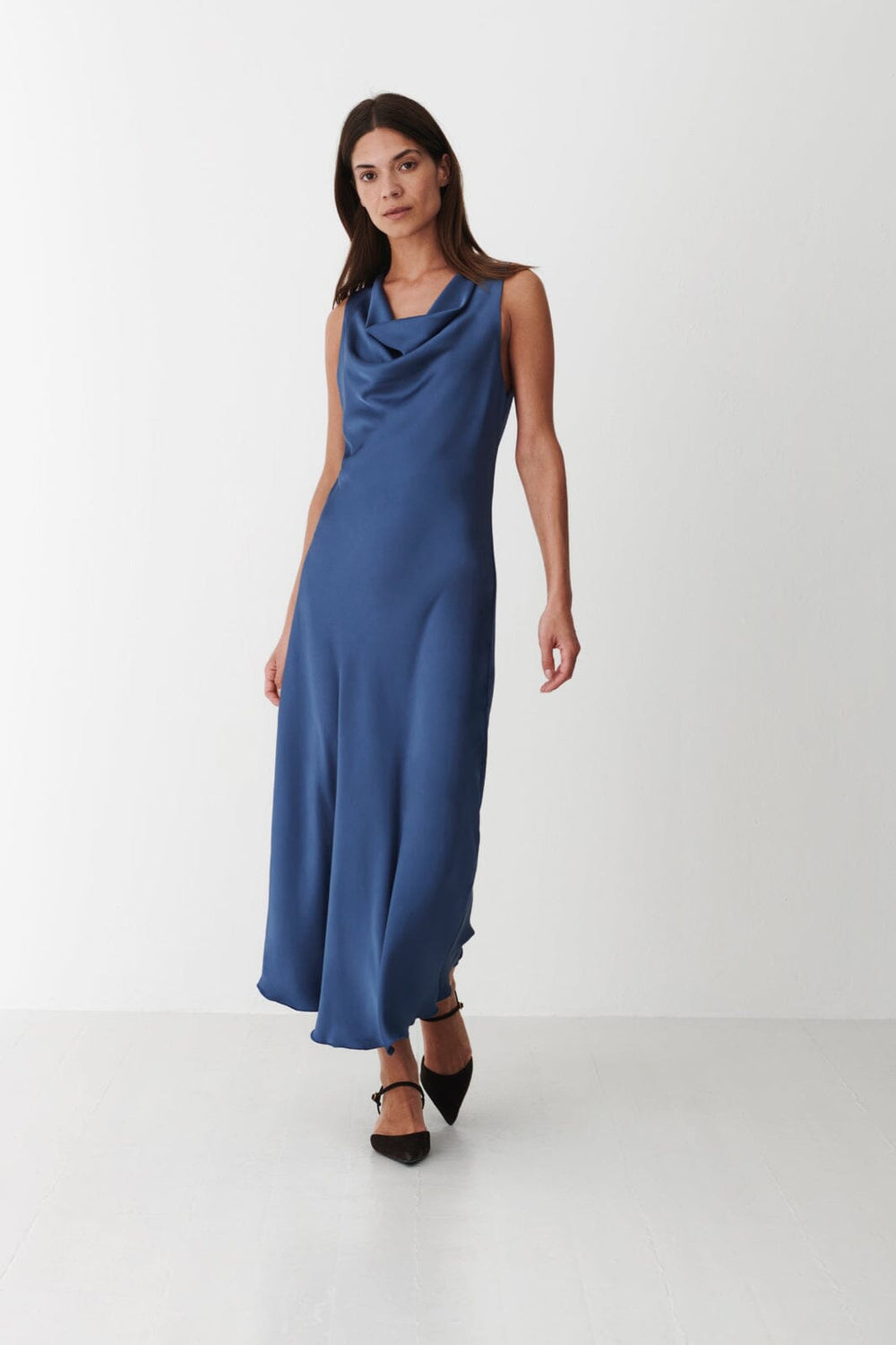 Karmamia - Flow Dress 2237 - Semi Rich Crown Blue Kjoler