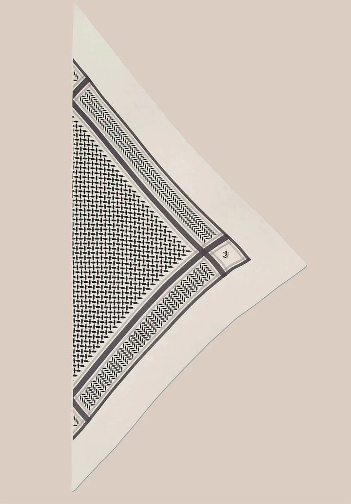 Lala Berlin - Triangle Trinity Classic L - Alabastro off-white Tørklæder
