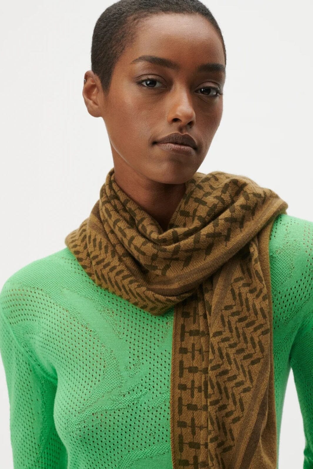 Lala Berlin - Triangle Trinity Classic M - dark mocca Tørklæder