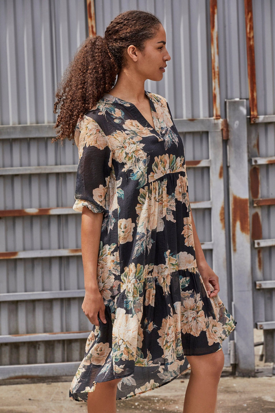 Love & Divine - Love958-9 19058 - 815 - Black/Flower Kjoler