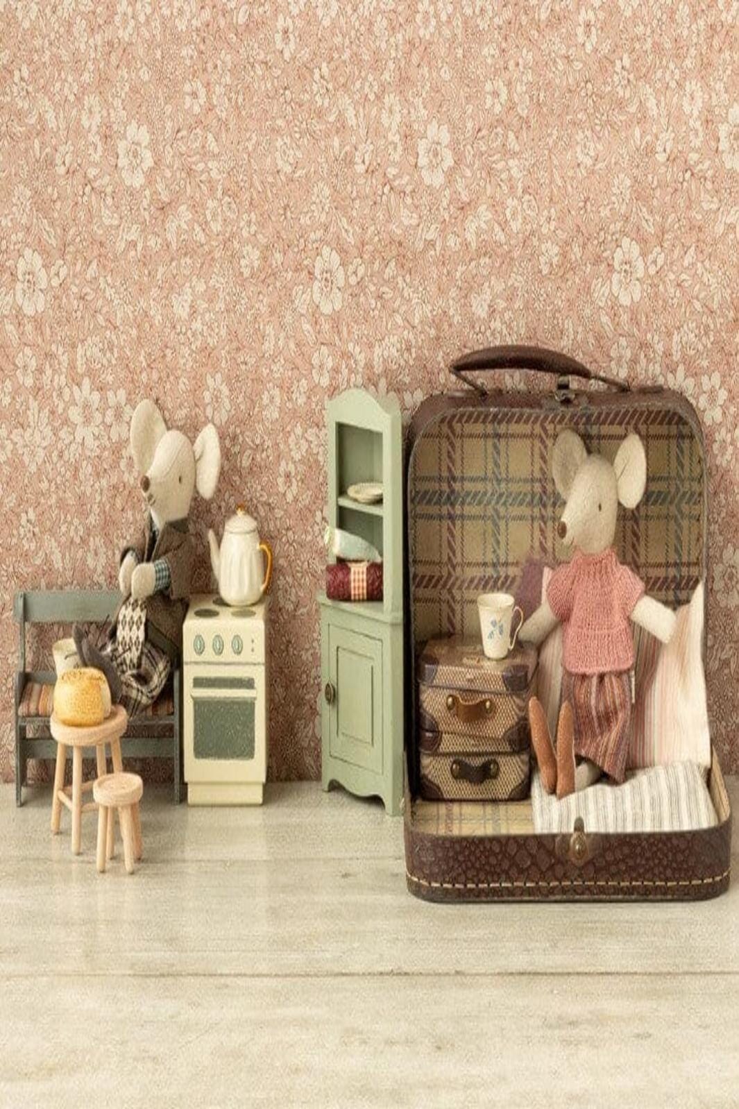 Maileg - Jacket, Pants And Tie In Suitcase, Grandpa Mouse Legetøj