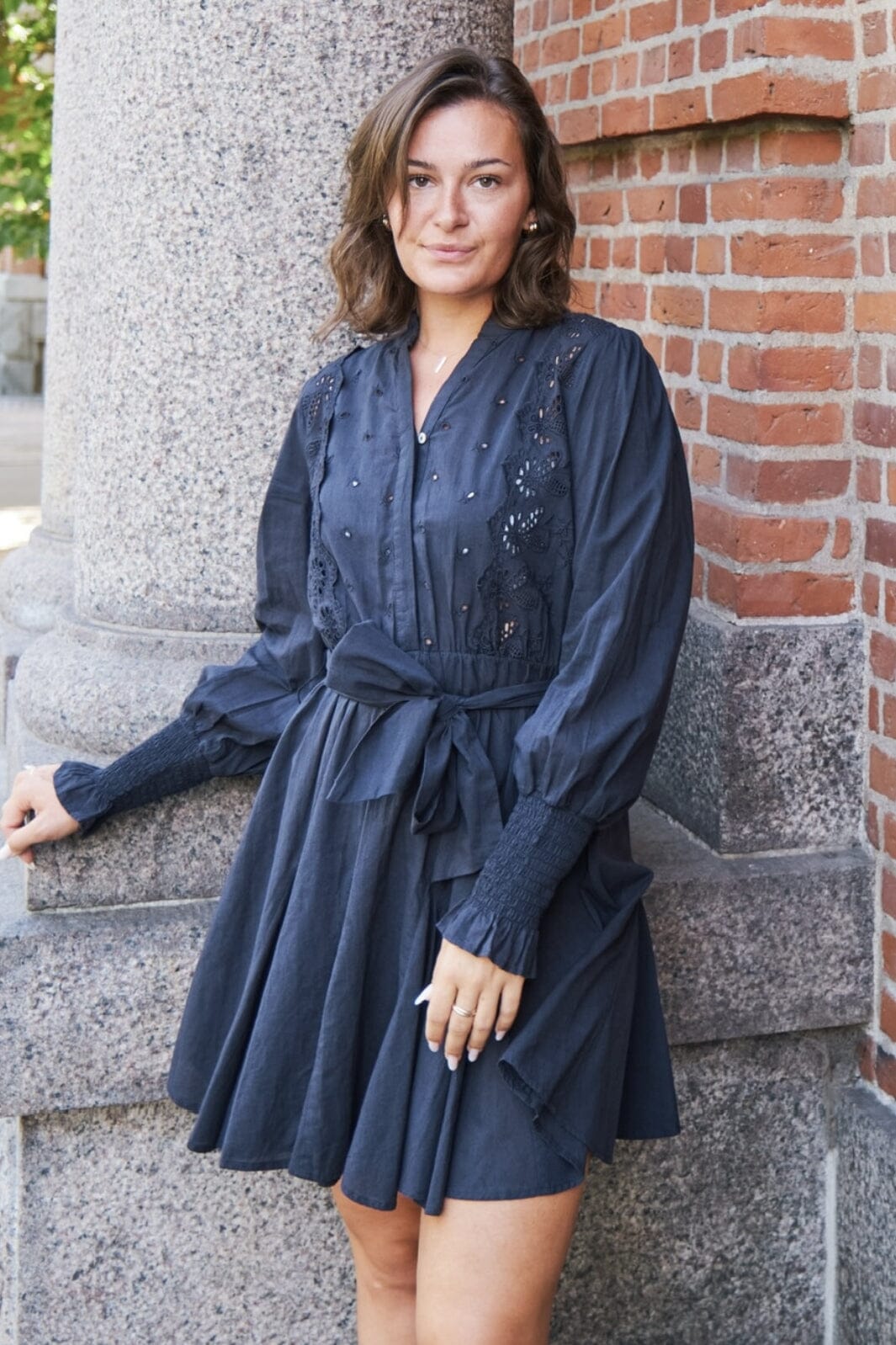 Neo Noir - Salasta Emb Dress - Navy Kjoler