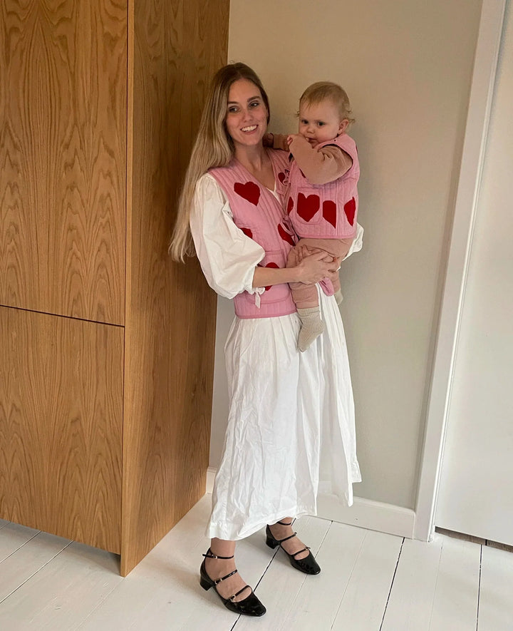 Sissel Edelbo - Honey Vest SE 1424 - Red Heart Veste