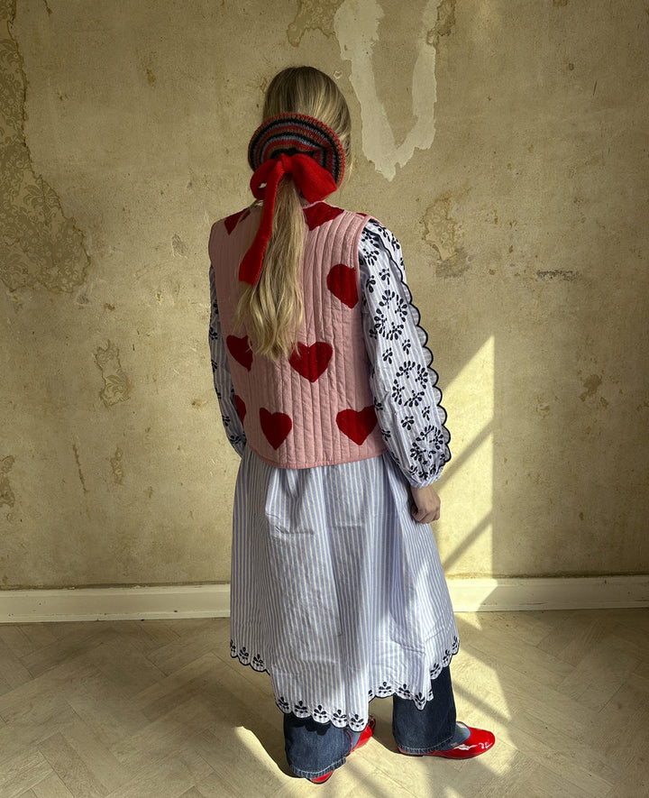 Sissel Edelbo - Honey Vest SE 1424 - Red Heart Veste