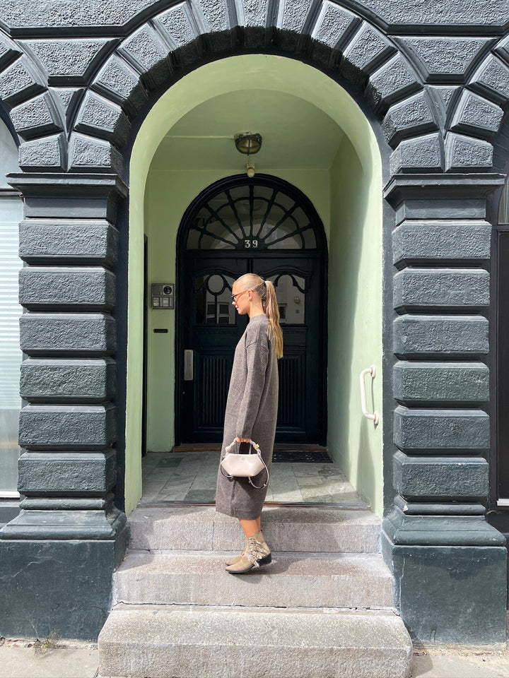 Sisters Point - Luca-Dr 19079 - 201 - Brown Mel. Strikbluser