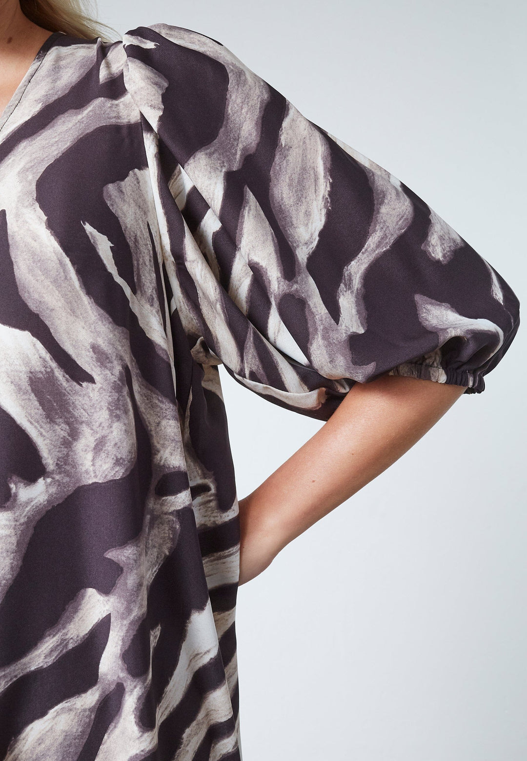 Sisters Point - Ventia-V.Dr5 18803 - 804 - Brown Graphic