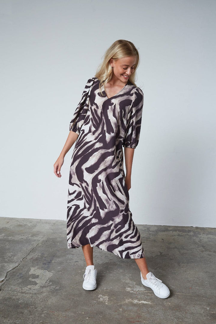 Sisters Point - Ventia-V.Dr5 18803 - 804 - Brown Graphic