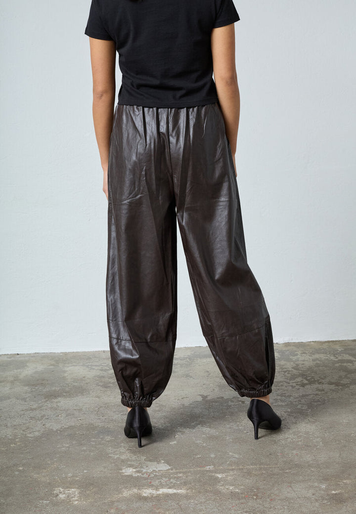 Sisters Point - Vosi-Pa 19682 - 222 - D. Chocolate