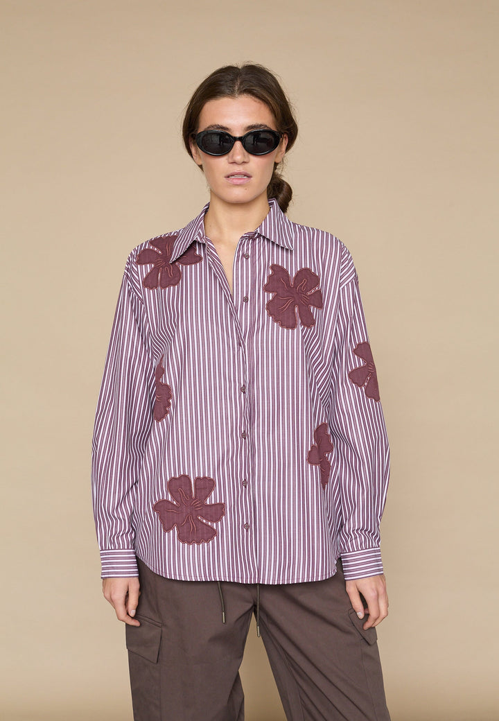 Love & Divine - Love1499 19522 - 812 - Bordeaux Flower