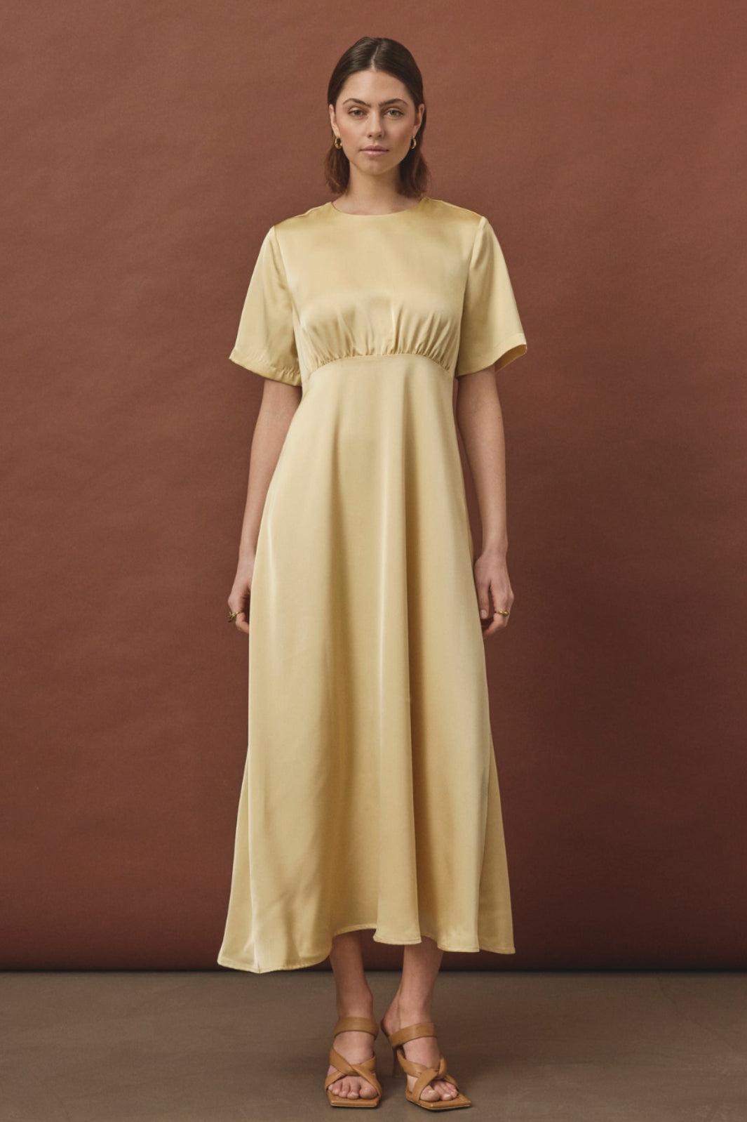 Love & Divine - Love1561 19918 - 656 - Straw