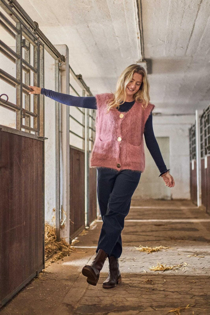 Black Colour - Bcbjoerk Knitted Button Vest 1217 - Winter Rose Strikbluser 