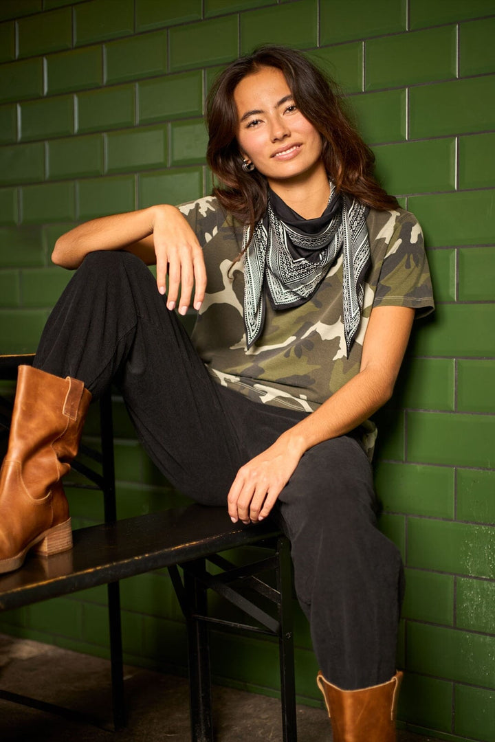 Black Colour - Bczelda S/S T-Shirt 40885 - Shirts - Brown Camouflage