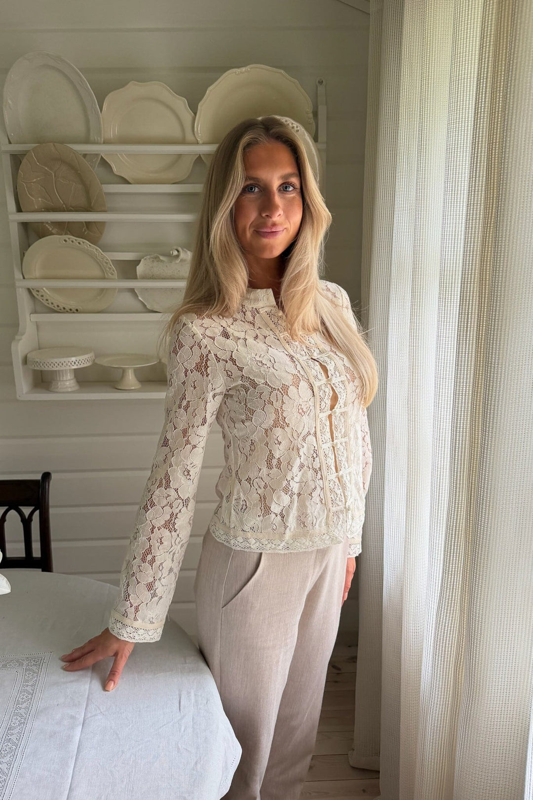 BYIC - Liljaic Shirt A25239 - Off White Lace Skjorter 