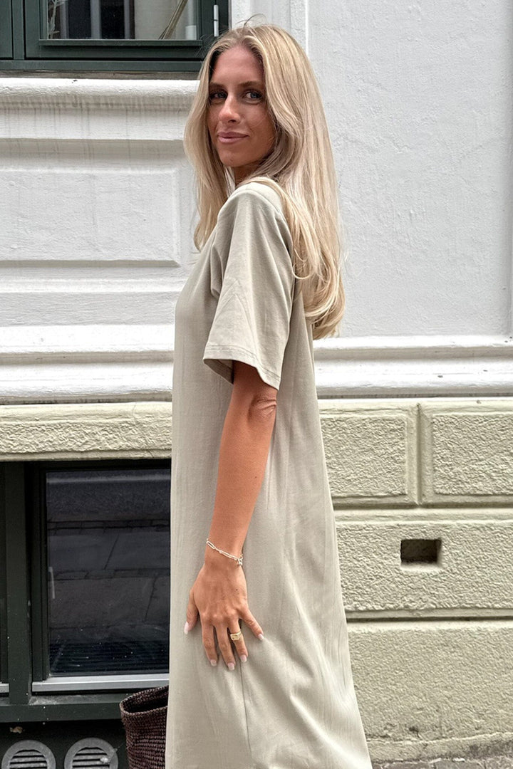 BYIC - Theaic Tshirt Dress A23942 - Khaki Kjoler 