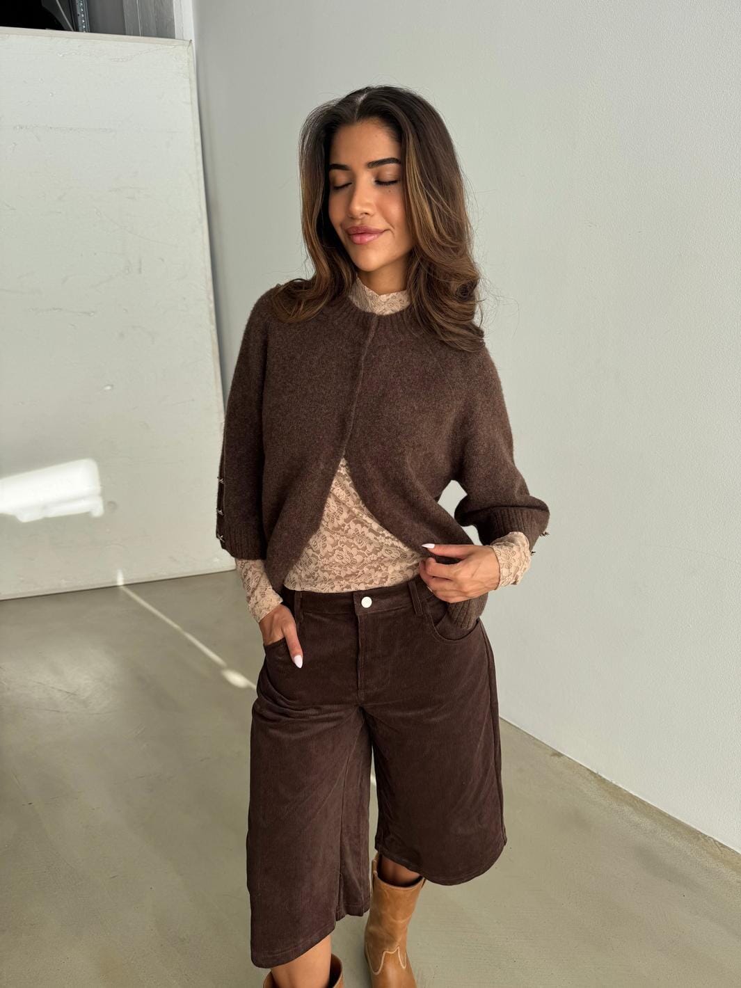 Continue - Anna Knit 15070 - Brown Strikbluser 