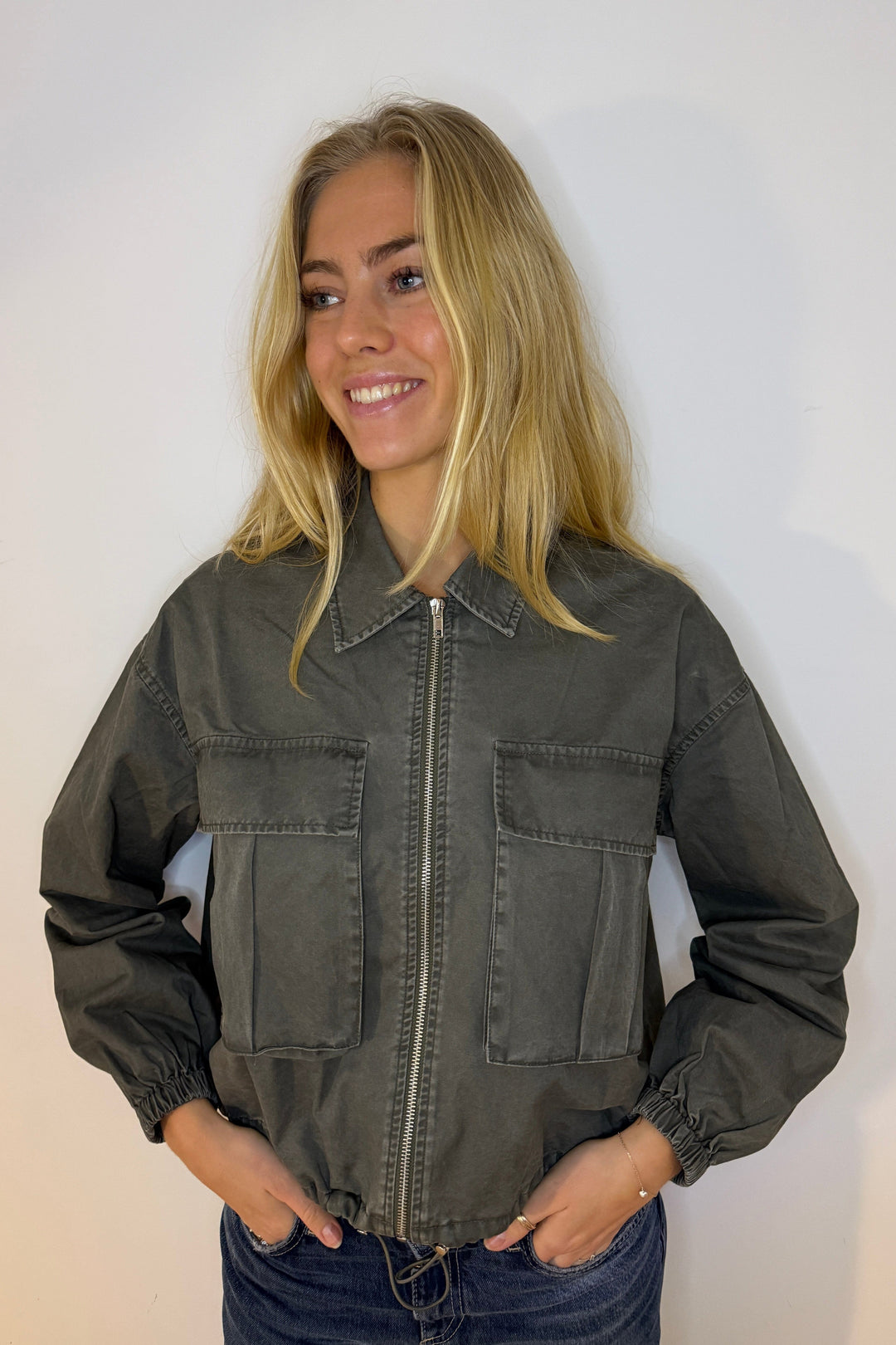 Continue - Carrie Bomber 15110 - Army Jakker 