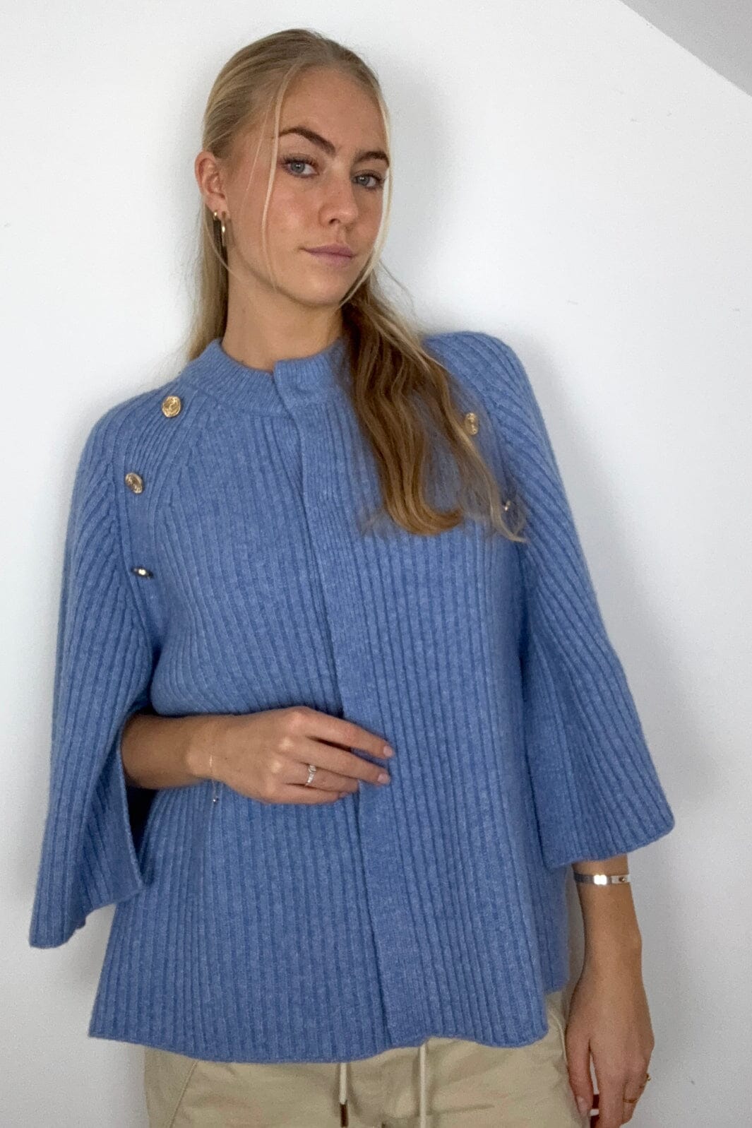 Continue - Louis Cape 15100 - Light Blue Strikbluser 