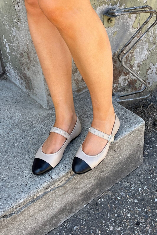 Copenhagen Shoes - Dreaming Of Love CS8528 - 0003 - Beige/Black Ballerinaer 