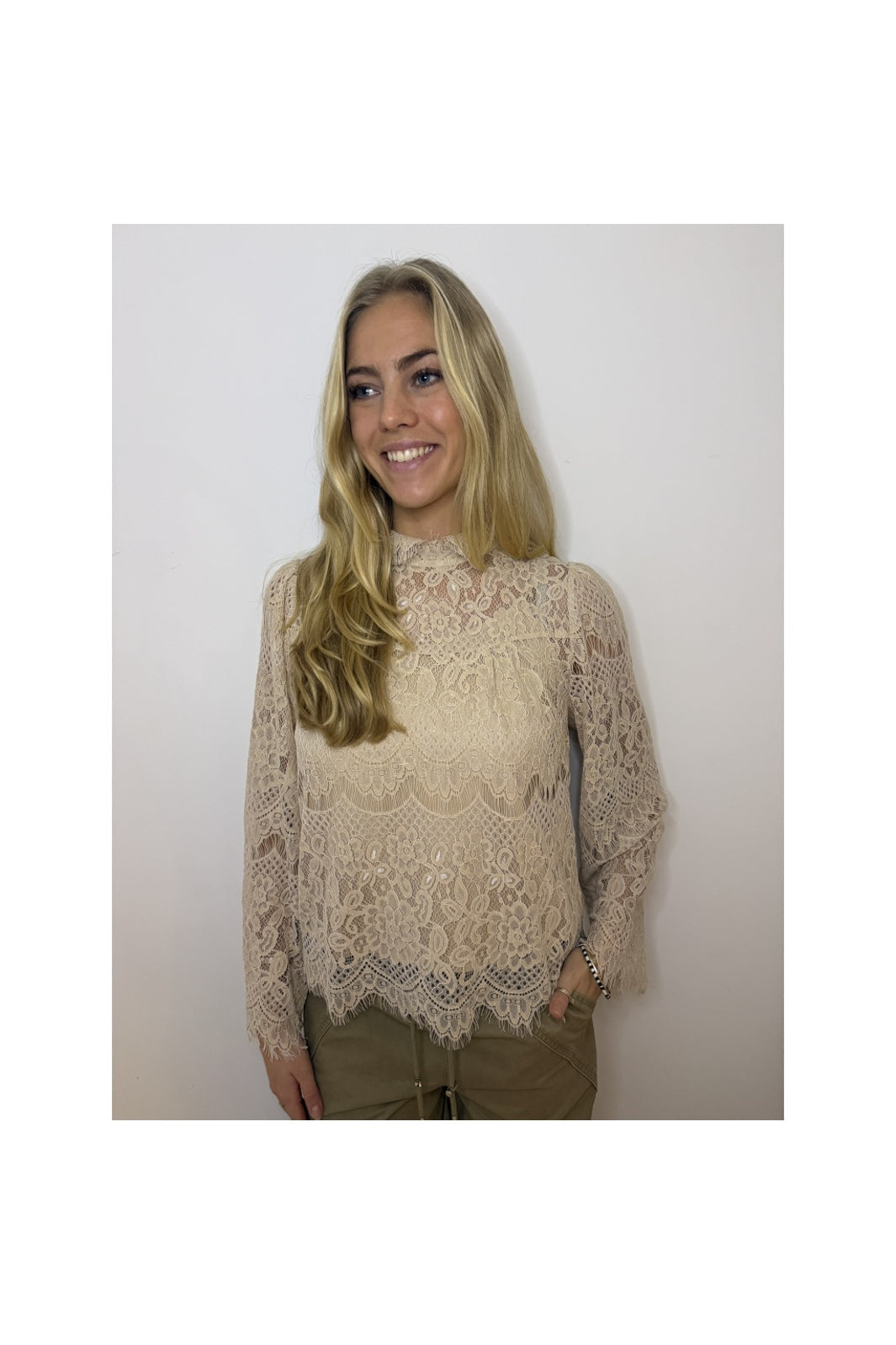 Continue - Valeri 15095 - Nude