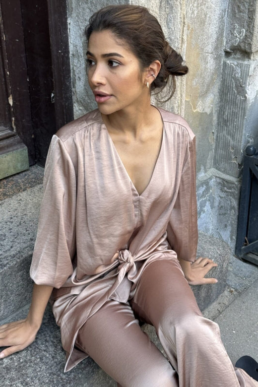 Continue - Karina Satin Wrap 14974 - Sand