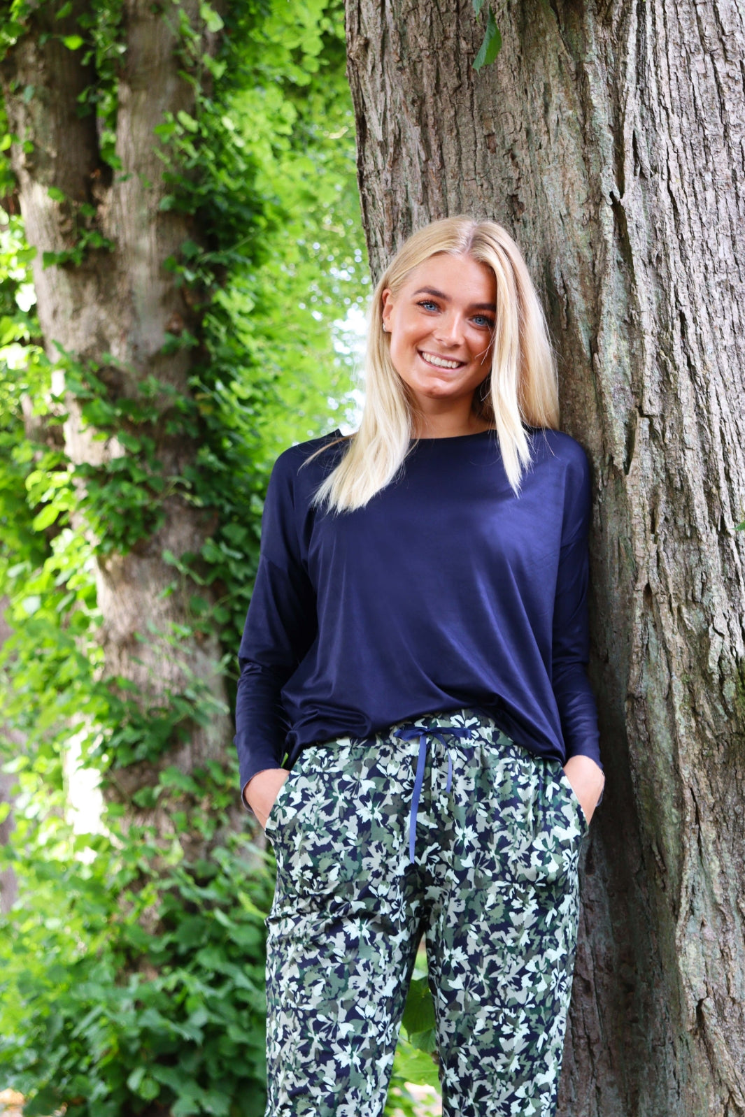 Forudbestilling - Liberte - Alma-Ls-Top - Dark Navy (Oktober) Bluser 