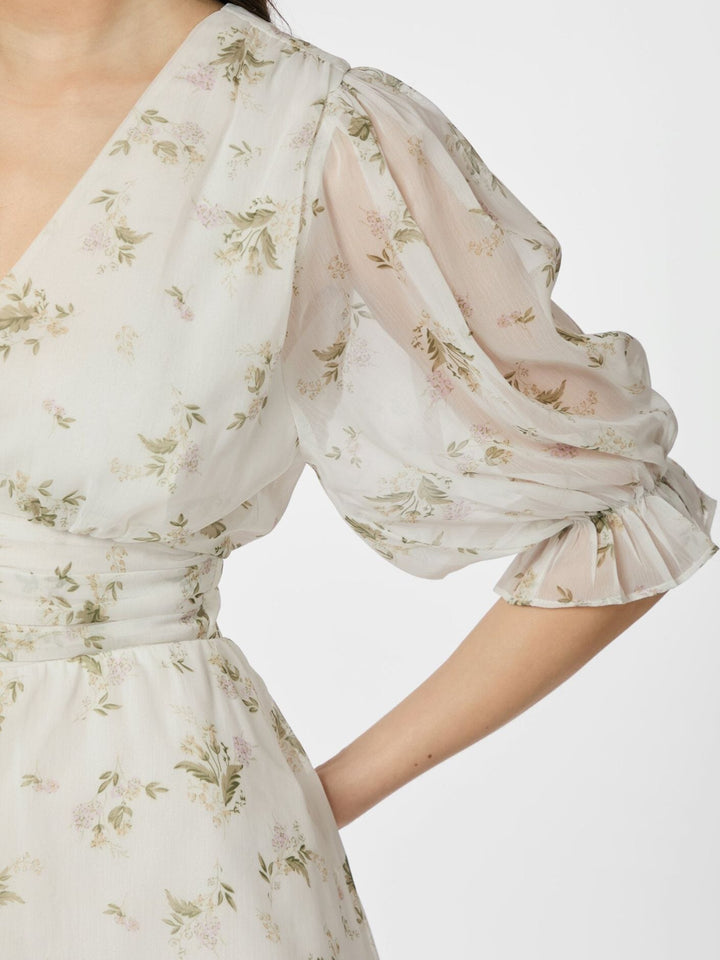 Forudbestilling - Neo Noir - Noorie Flower Dress 165005 - 121 - Off White Kjoler 