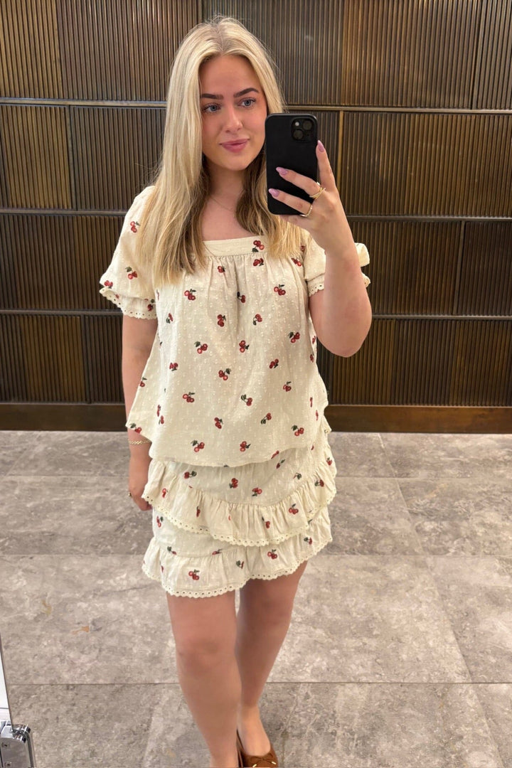 Forudbestilling - Pieces - Pcthea 3/4 Square Neck Top Pp - 4936521 Cloud Cream Cherries Toppe 