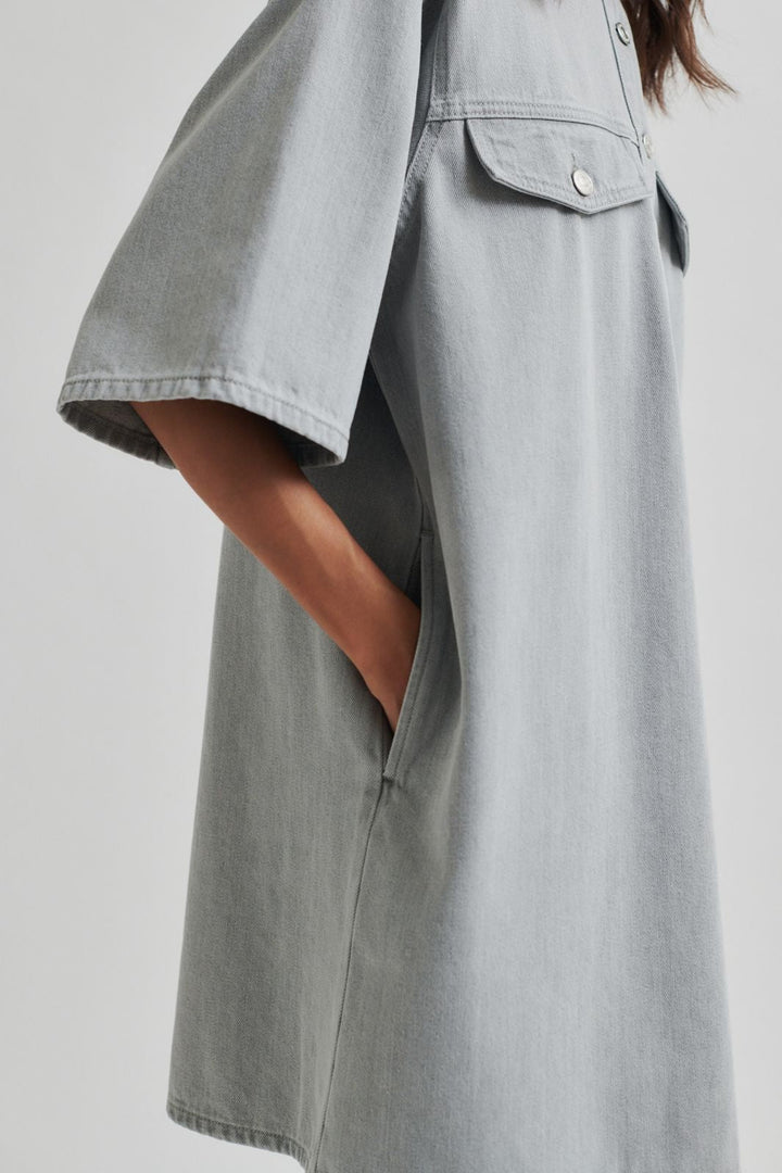 Forudbestilling - Second Female - Esso Dress 59616 - Light Grey Denim Kjoler 