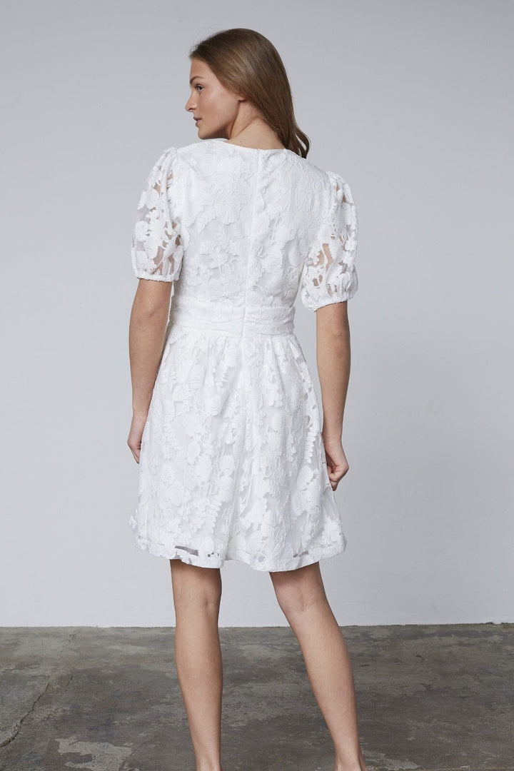 Sisters Point - Galea-Dr 18861 - 100 - White