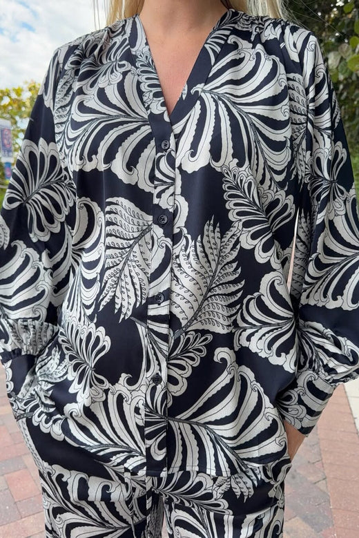 Karmamia - Amelia Shirt 2373 - Navy Palm Skjorter 