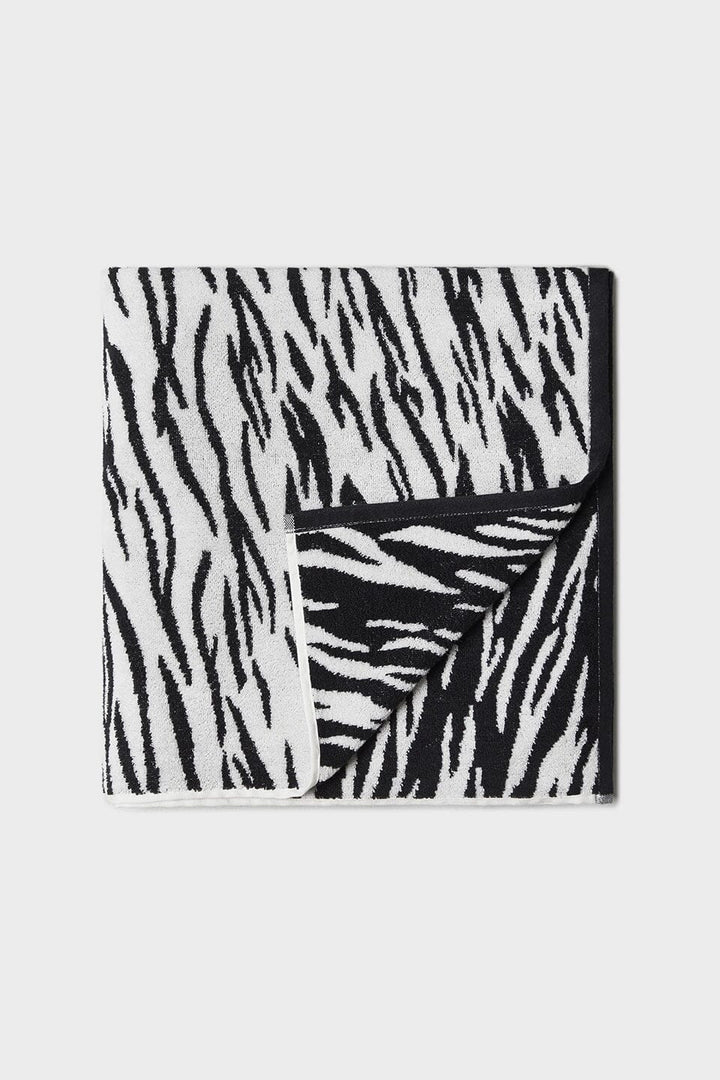 Lala Berlin - Beach Towel Batu 10021194 - White Black Tiger Håndklæder 
