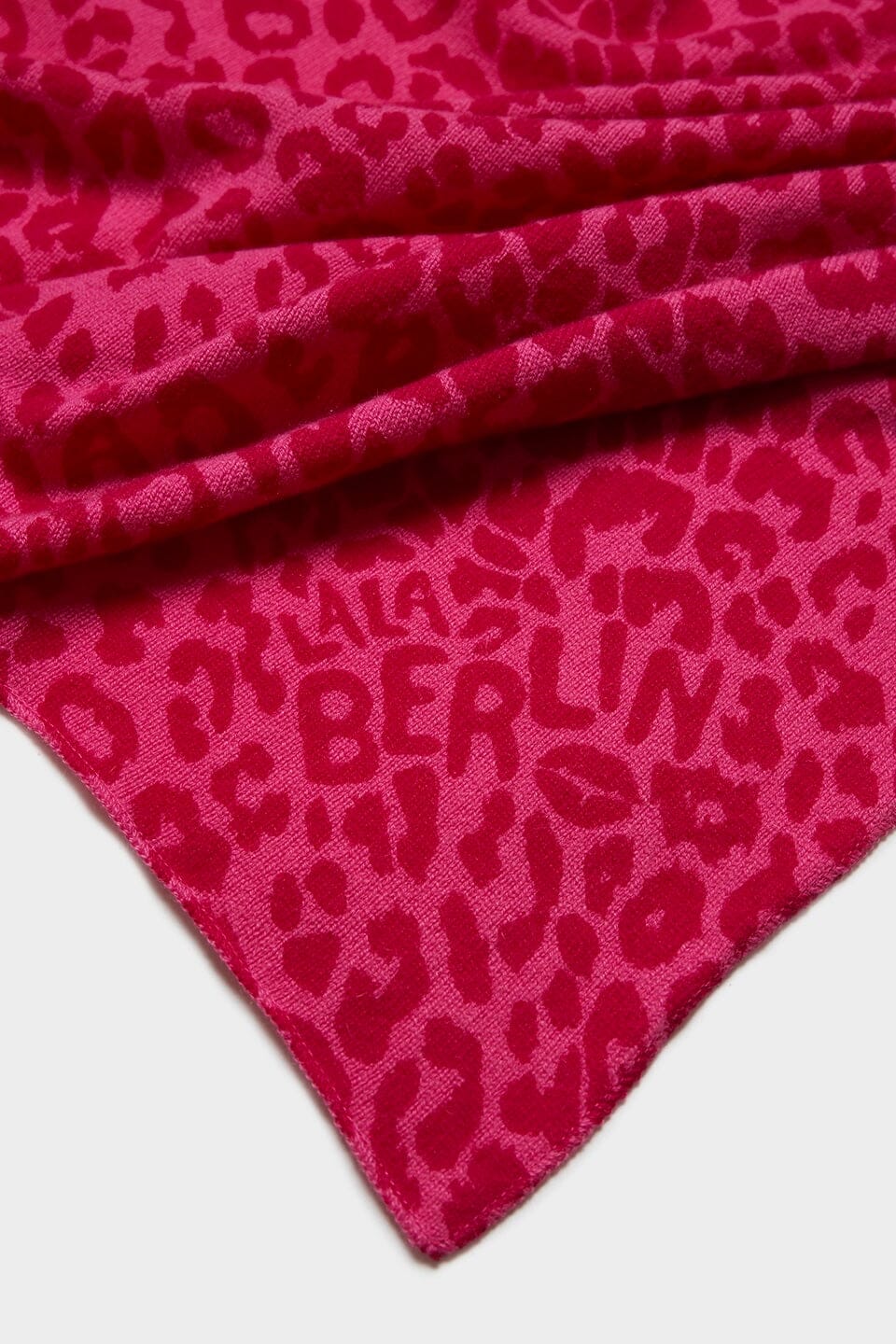 Lala Berlin - Triangle M 10021042 - Pink Leo Tørklæder 