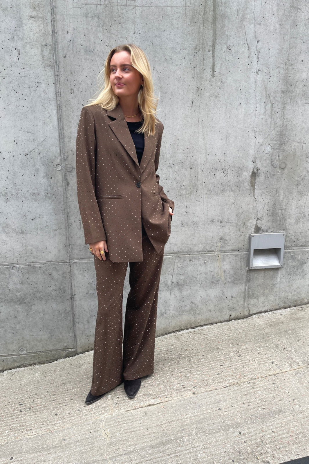 Love & Divine - Love1021-6 19510 - 201 - Brown Rhinestone Blazere 