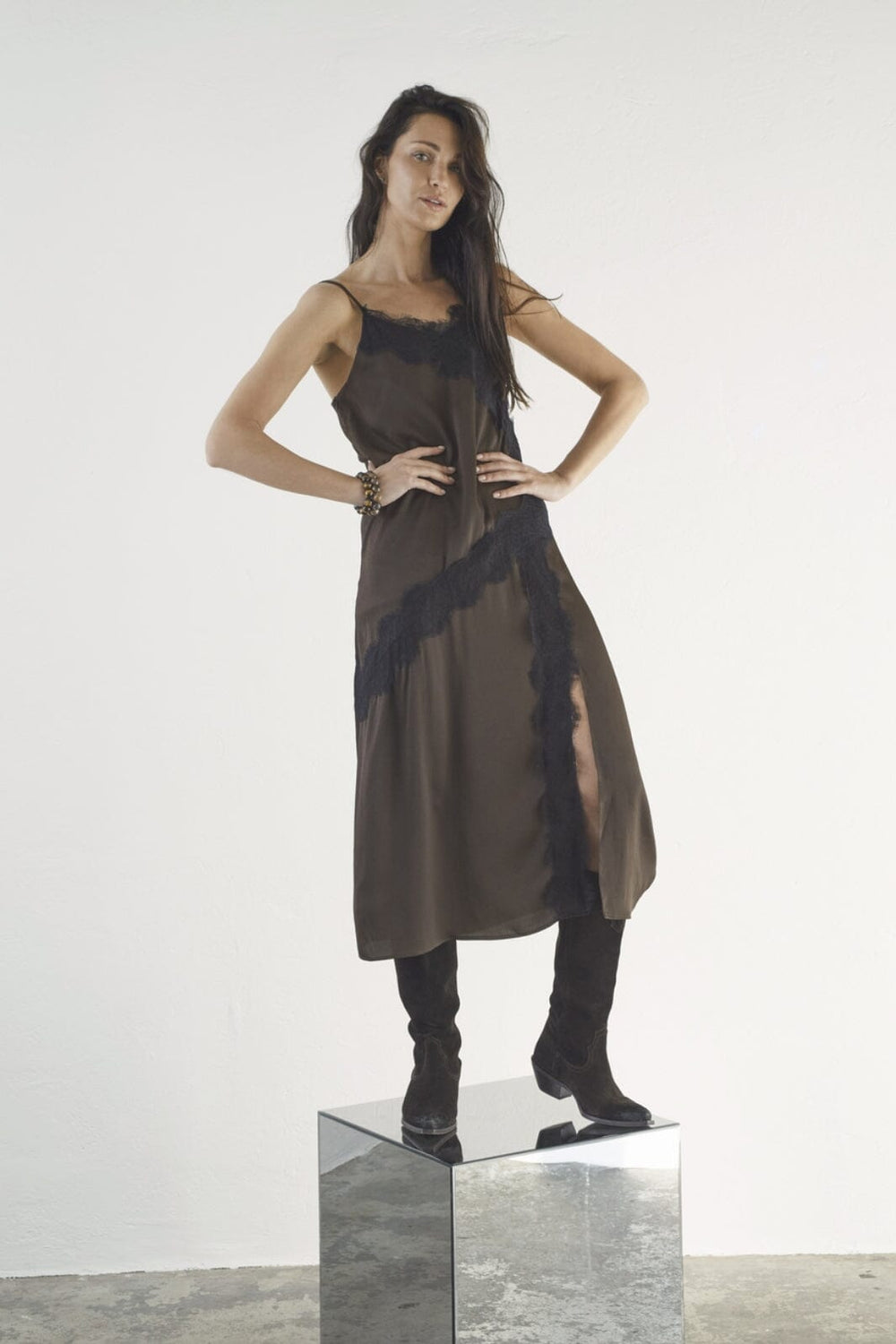 Love & Divine - Love1356 18869 - 804 - Chocolate/Black Kjoler 