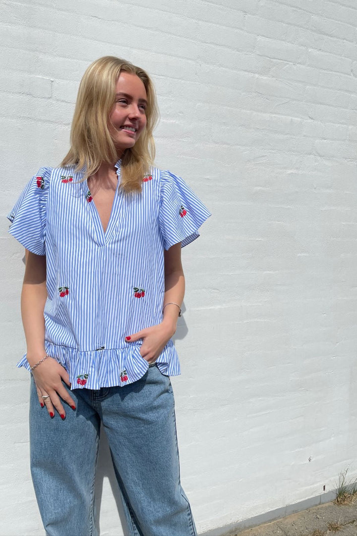 Love & Divine - Love1384 18940 - 800 - Blue/Cherry Toppe 