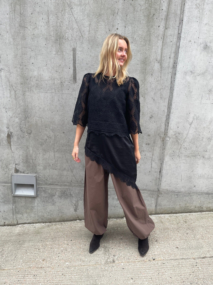 Love & Divine - Love1498 19602 - 000 - Black Bluser 