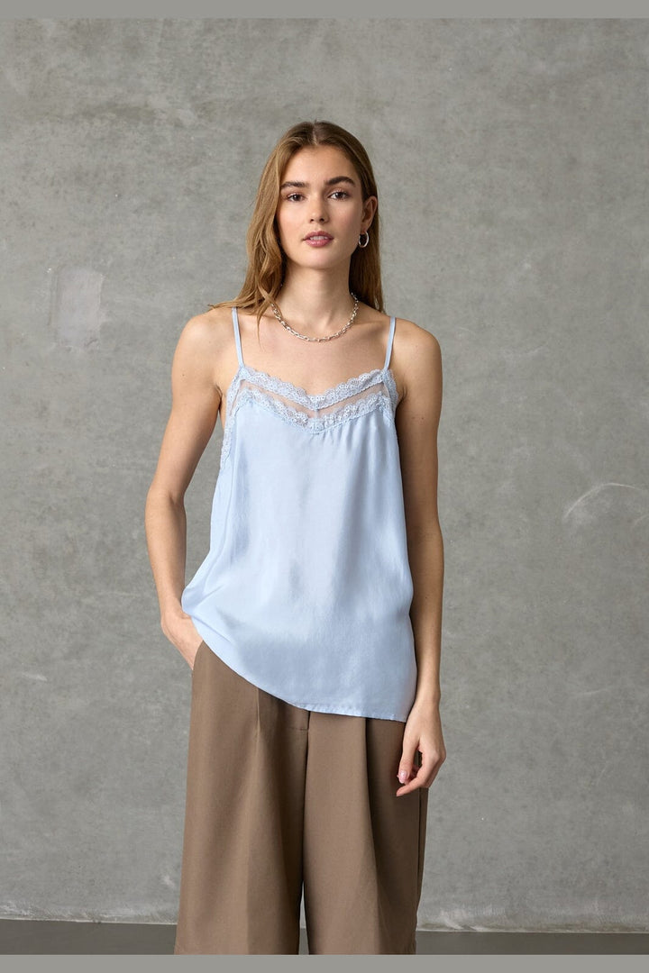 Love & Divine - Love1556 19904 - 412 - Skyway