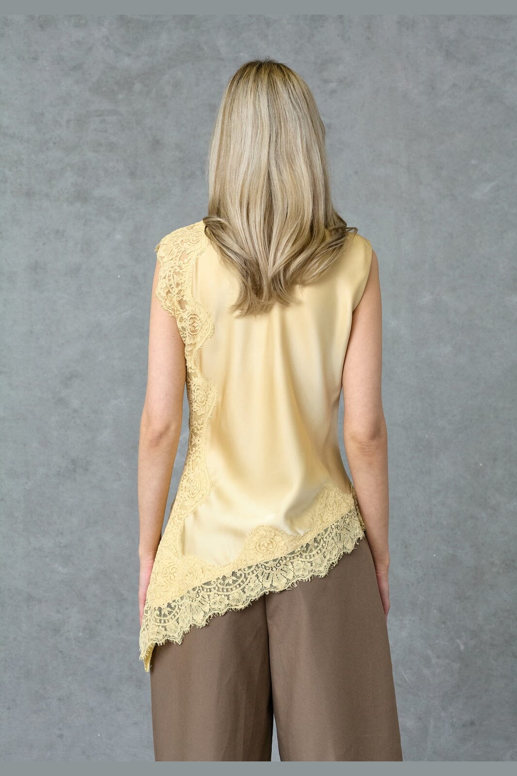 Love & Divine - Love1558 19909 - 656 - Straw