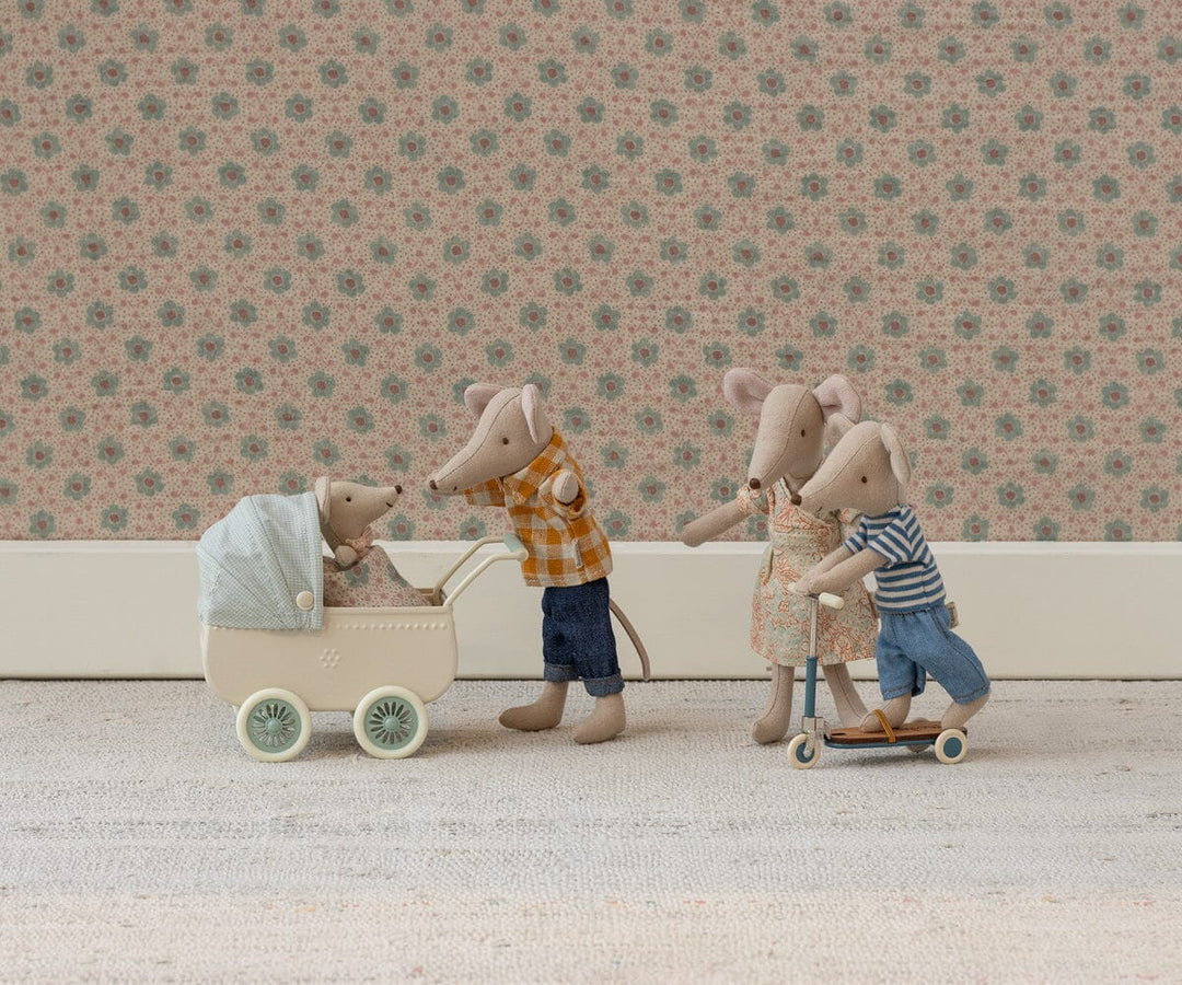 Maileg - Ternet Gul Skjorte Og Bukser, Far Mus - Mum/Dad Mouse Legetøj 