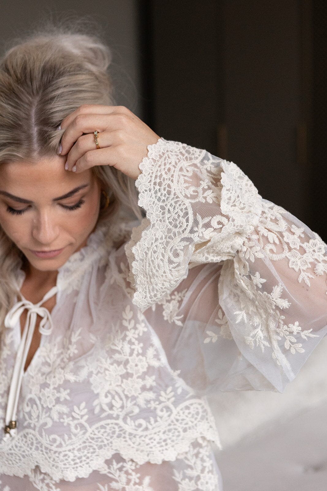 Molly & My X Melanie Due - Rikke V Lace Blouse 167319 - 122 - Creme Bluser 